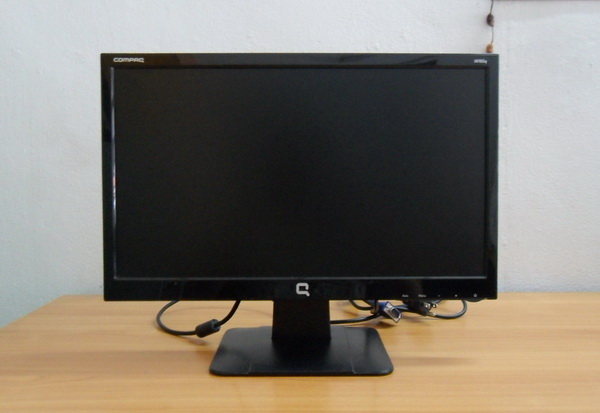 ¨ Compaq w185q LCD 18" Ҥ 2,500 ҷ